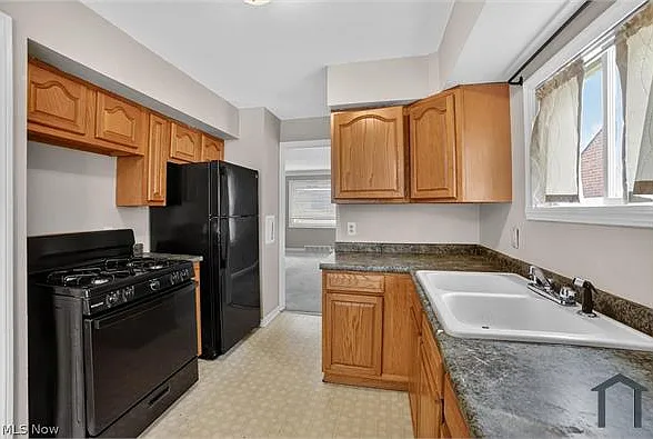 10721 Plymouth Ave — Photo 8