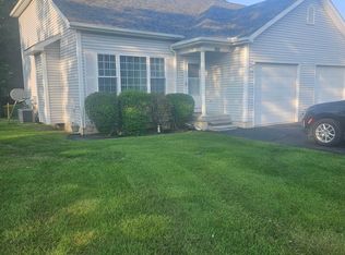 2048 Wright Ln, Marysville, MI 48040