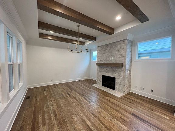5th image of 3019 Long Branch Cir