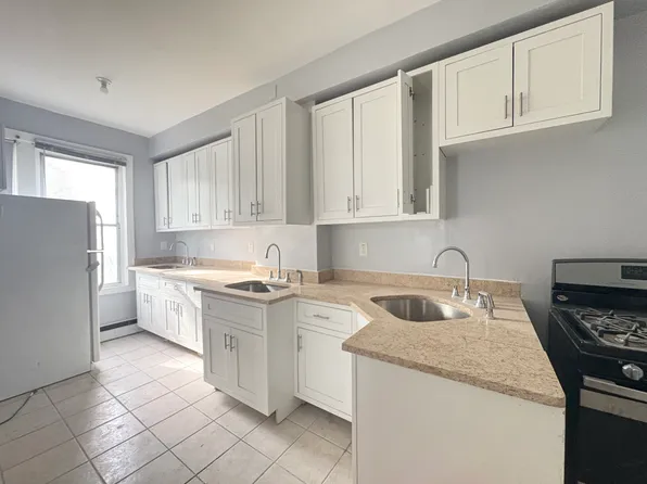 119 Myrtle Avenue image 1 of 6