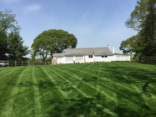 1415 Harbor Ln, Cutchogue, NY 11935