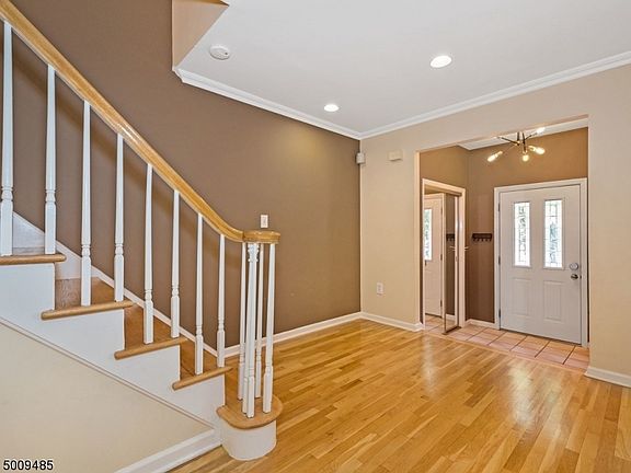 3rd image of 20 Village Green Ct