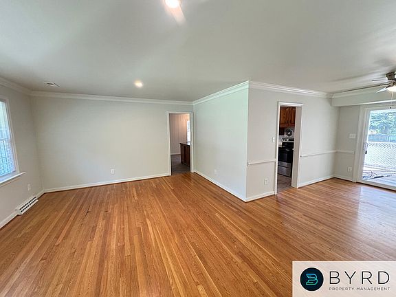 4th image of 2317 Woodmont Dr