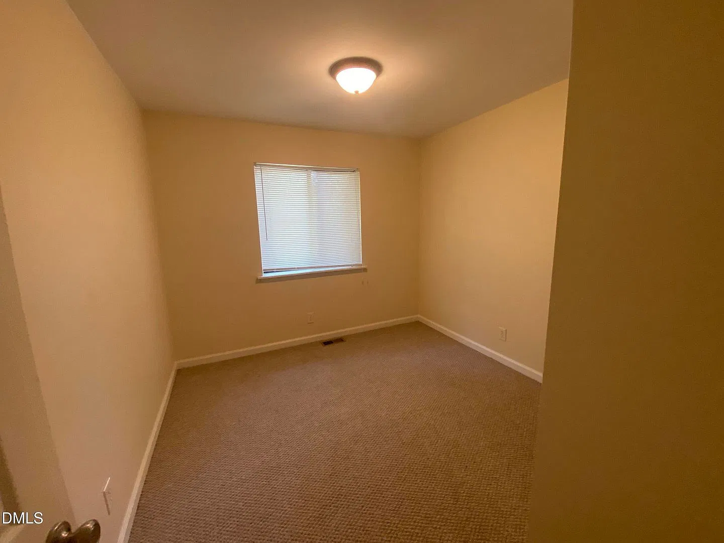 2420 Stadium Dr APT E — Photo 4