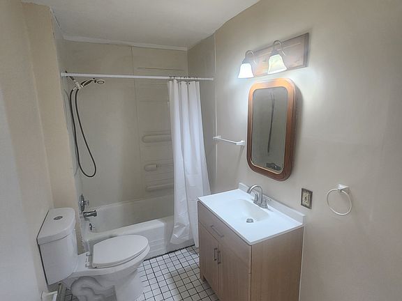 4th image of 5404 State Rd