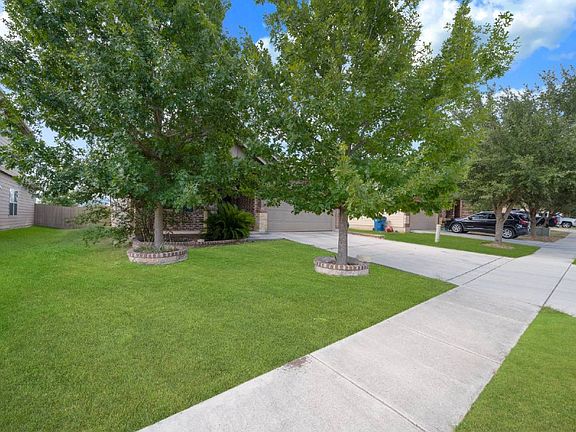 3rd image of 516 Stonebrook Dr