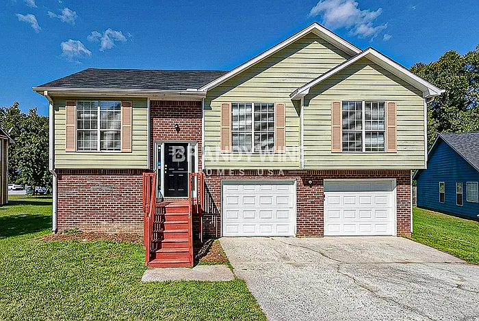 3 bed, 3.0 bath, 1650 sqft, $1,810 — Photo 2