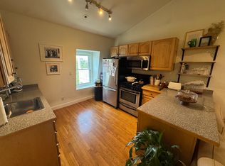 645 E 7th St #3, South Boston, MA 02127