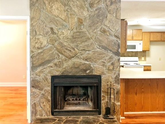 5th image of 203 Somerset Dr