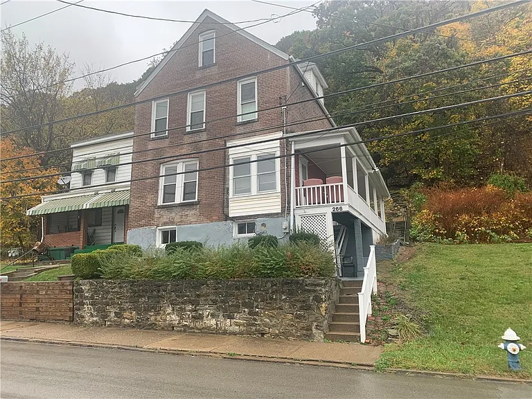 266 Beaver St — Photo 2