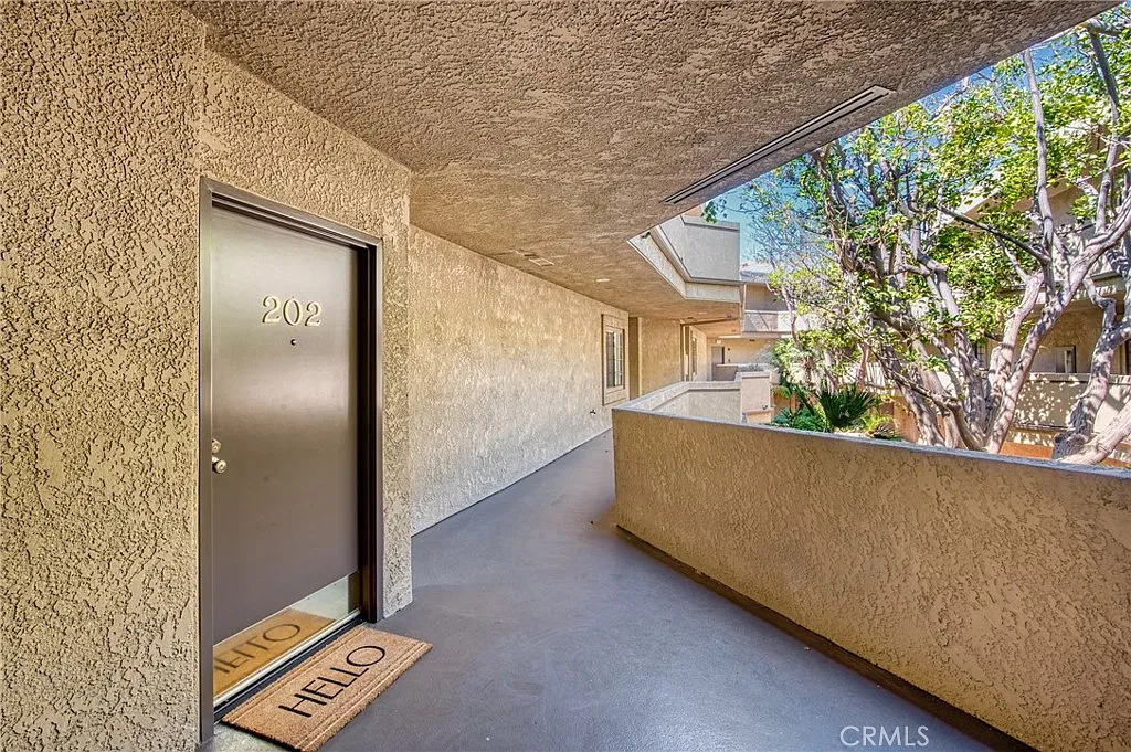 2 bed, 1250 sqft, $3,995 — Photo 3
