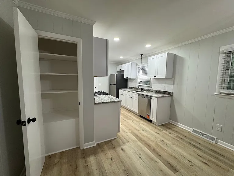 2205 Hathaway Dr — Photo 27