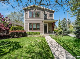 855 Bellclaire Ave SE, East Grand Rapids, MI 49506