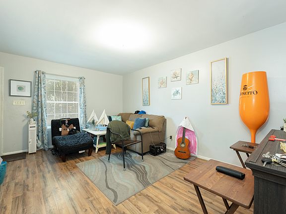 5th image of 128 Susan Dr #A & B