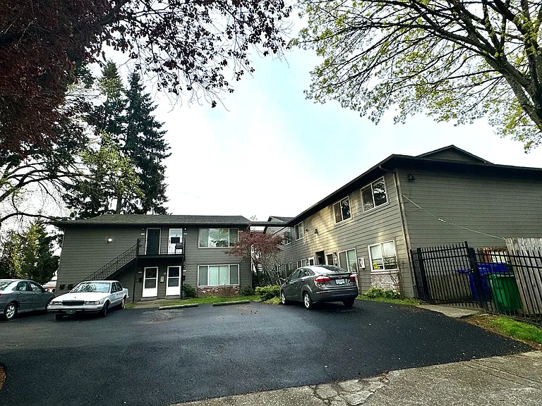 1626-1646 SE Ash St. Portland, OR 97214 — Photo 2