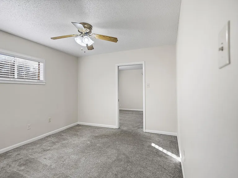 901 Raguet St — Photo 11