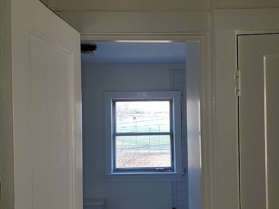 5th image of 364 East St #10992685