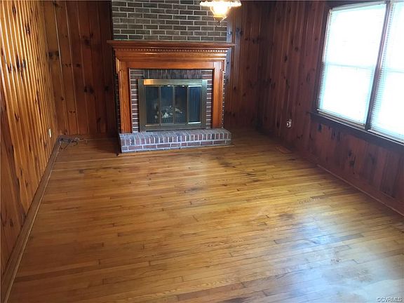 3rd image of 3009 Court Dr