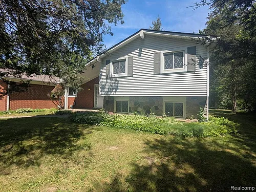 3211 McCluskey Photo 1