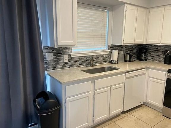 4th image of 8402 NW Fathom Cir #105