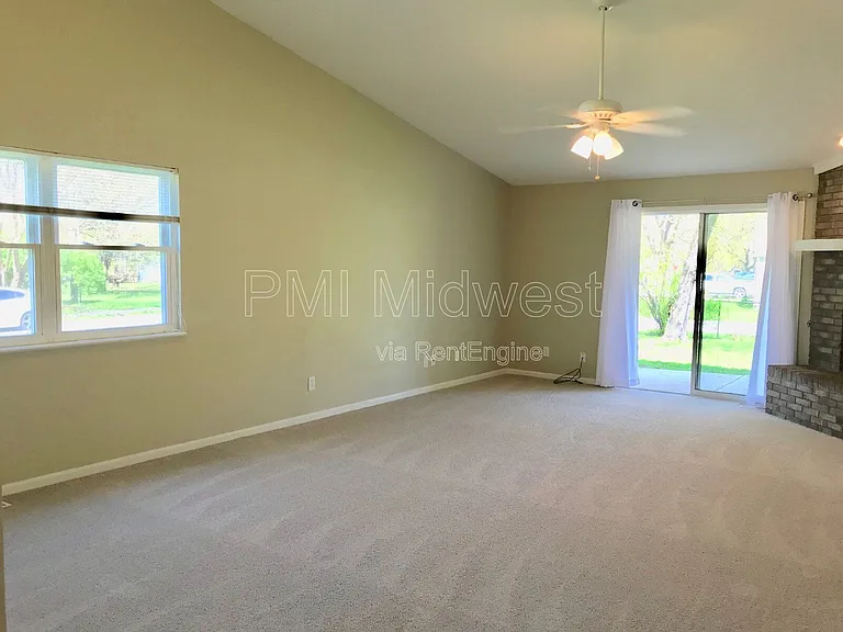 3215 Keystone Lakes Way — Photo 17