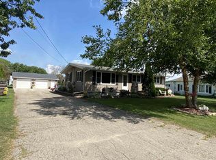 9406 S Wilson St, Lancaster, WI 53813