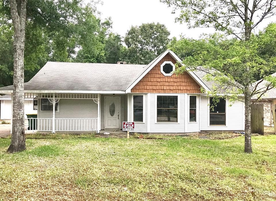 1st image of 9623 Forest Hollow Dr