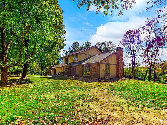 4th image of 5 Estates Ln W