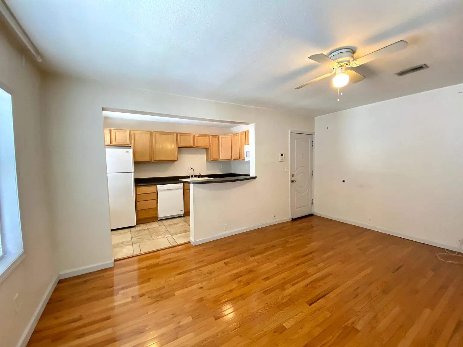 3401 Central Street - 203 — Photo 3