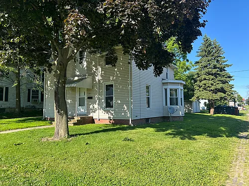 25 2nd St Photo 1