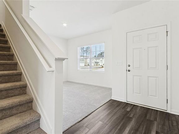 5th image of 94 Rowlett Pl