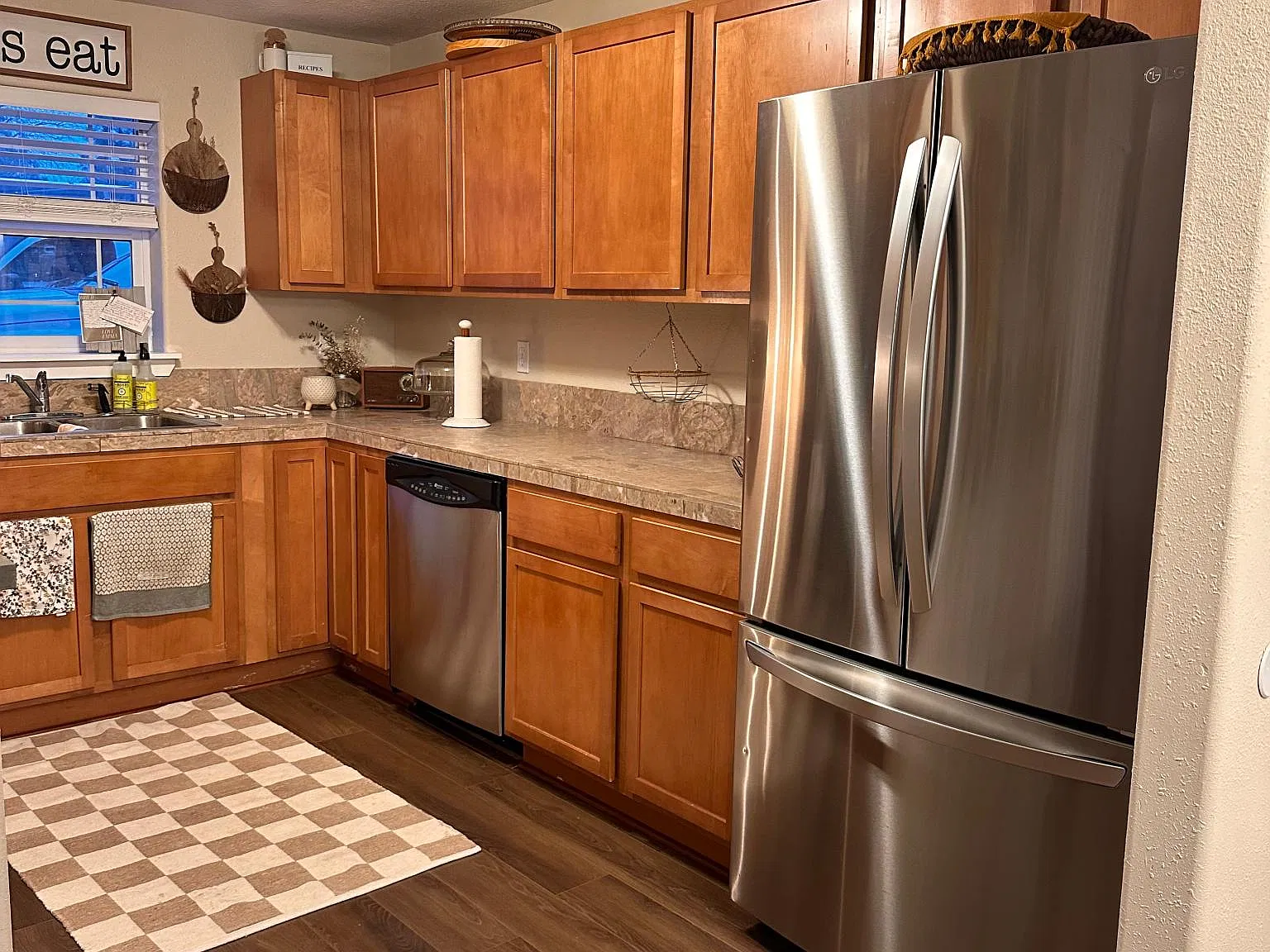 3 bed, 2.5 bath, 1650 sqft, $2,225 — Photo 4