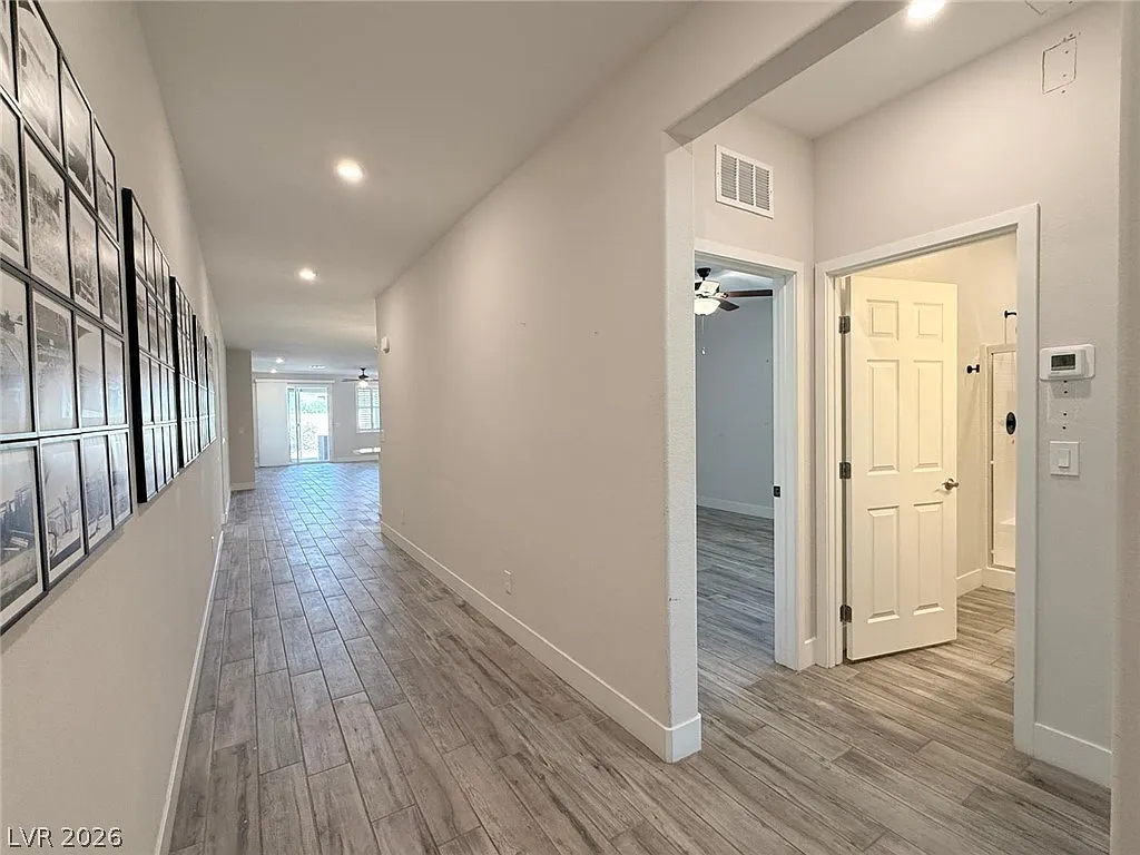 3 bed, 2.5 bath, 2193 sqft, $2,400 — Photo 3