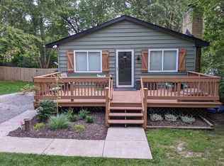 597 Fisher Rd, Highland, MI 48357