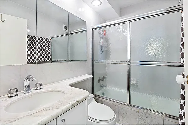 Sold by RE/MAX Midtown | media 6