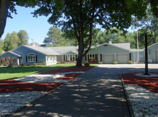 706 N Lakeshore Dr, Ludington, MI 49431