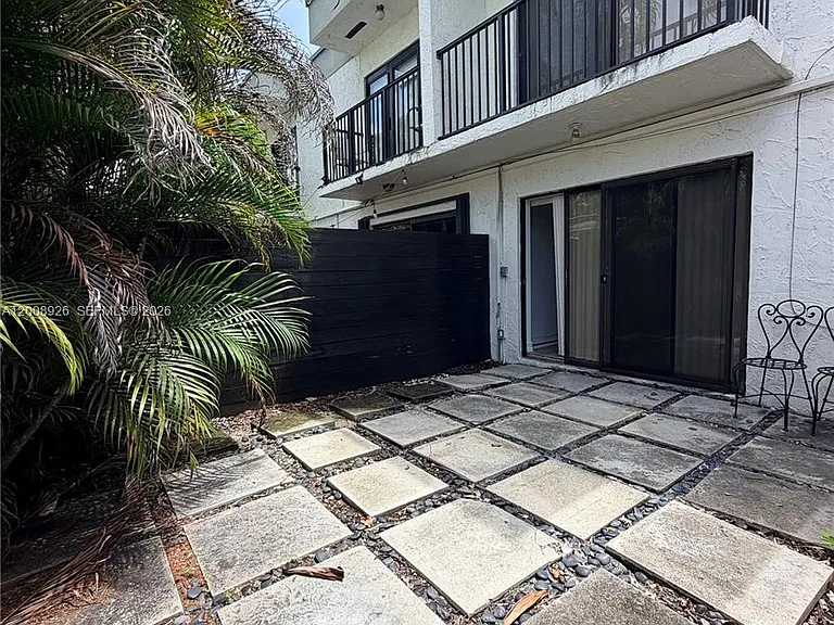 3225 Bird Ave #IV3 — Photo 35