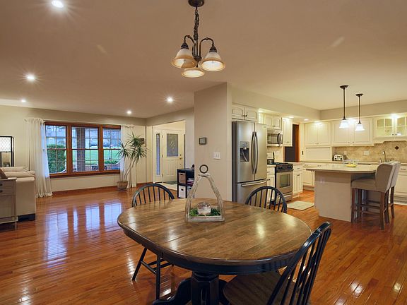 4th image of 1099 Woodlane Dr NE