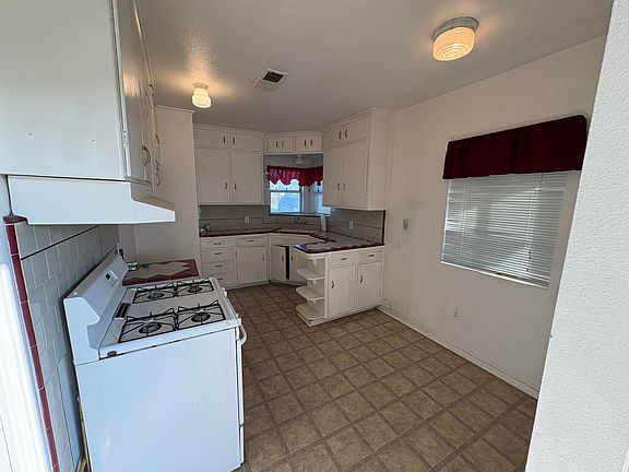 5th image of 1241 W Putnam Avenue #A