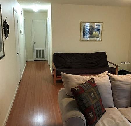 3rd image of 192 Larkspur Ct