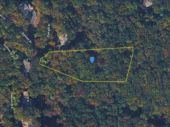 2023 Summit Dr E, Jasper, GA 30143