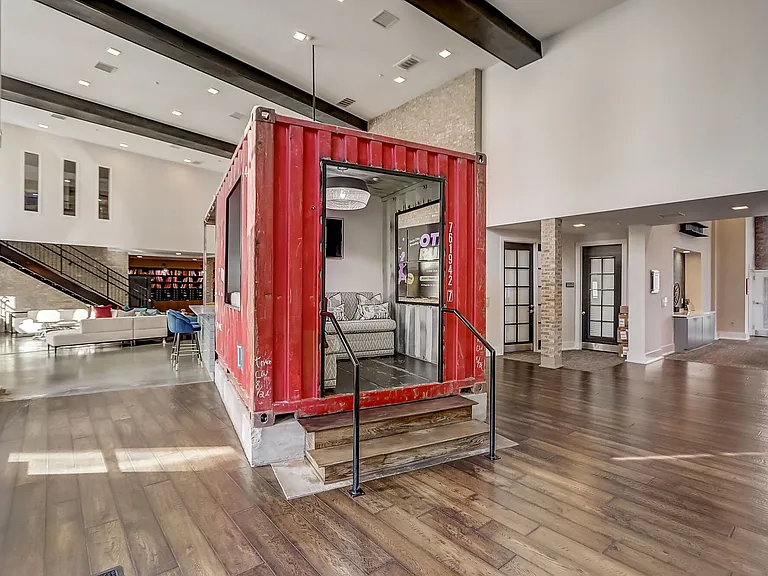 Spoke Apartments — Photo 16
