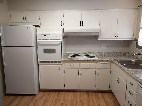 4th image of 10825 W Connecticut Ave