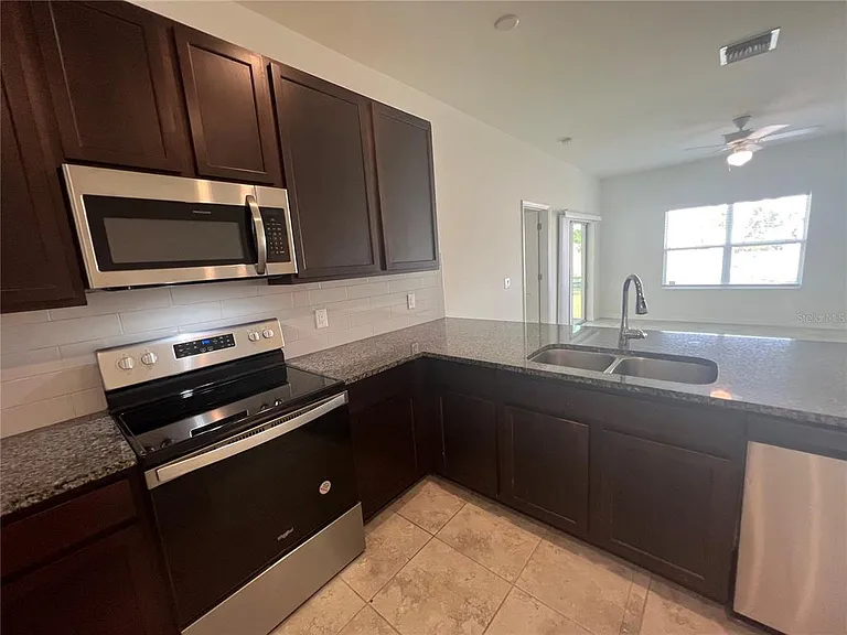 354 Albatross Rd — Photo 7