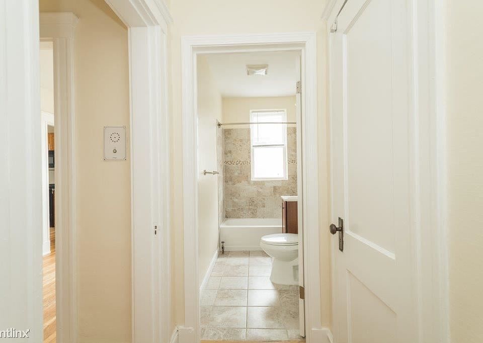 landlord_unit_photo_29724811_7