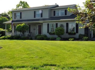 428 Blueberry Ln, Syracuse, NY 13219