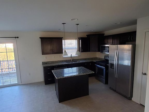4th image of 5185 Winthrop Ave