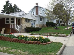 1776 Custer St, Dubuque, IA 52001