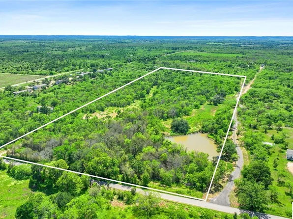 1300 Callihan Rd, Luling, TX 78648