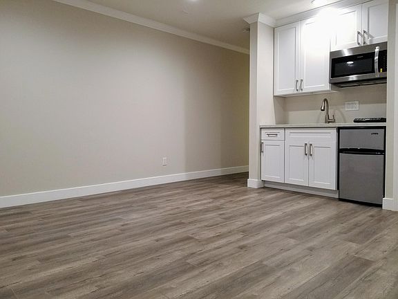 4th image of 5245 Bakman Ave APT 3